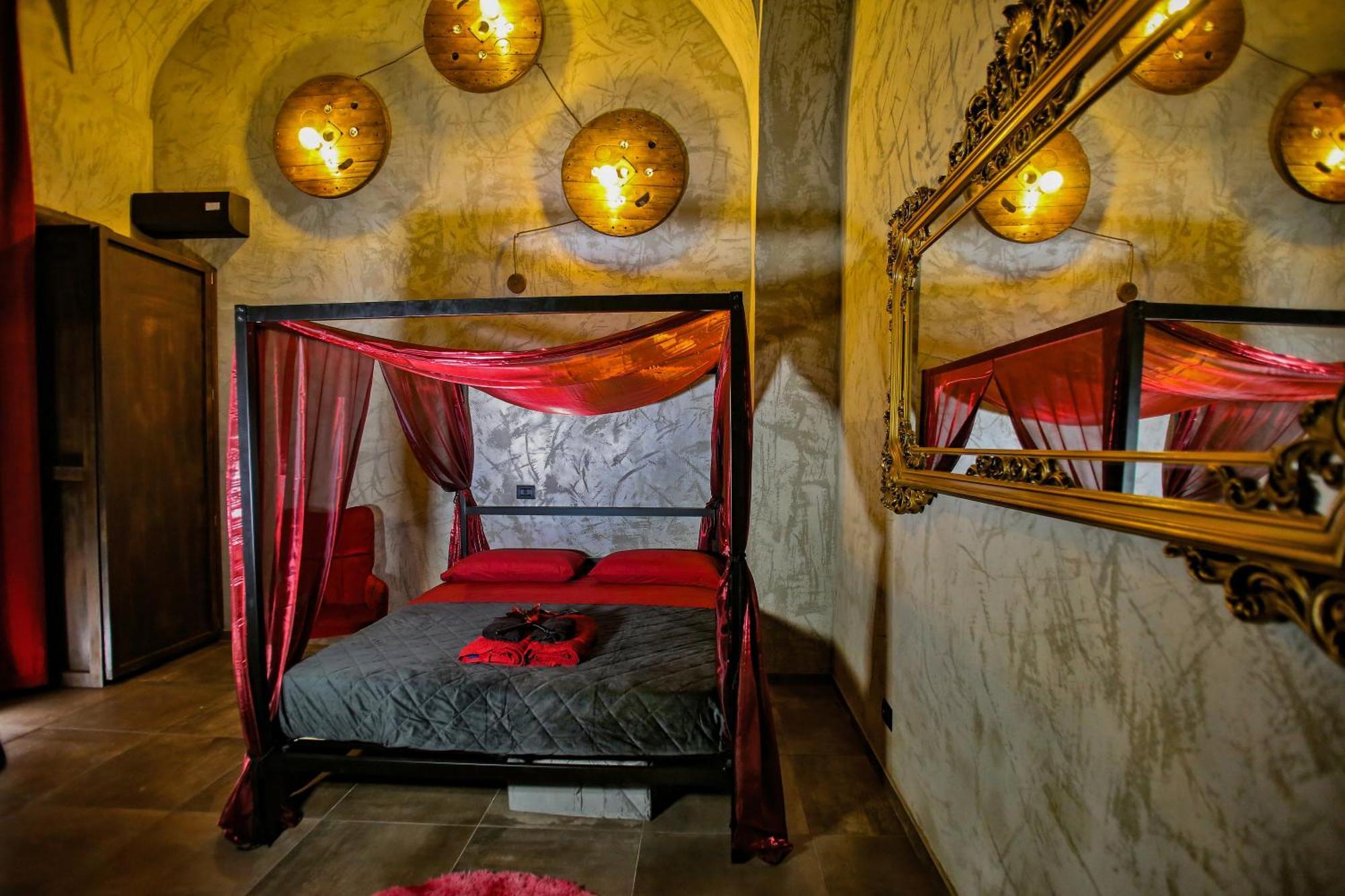 Black Hole Rooms Катания Экстерьер фото